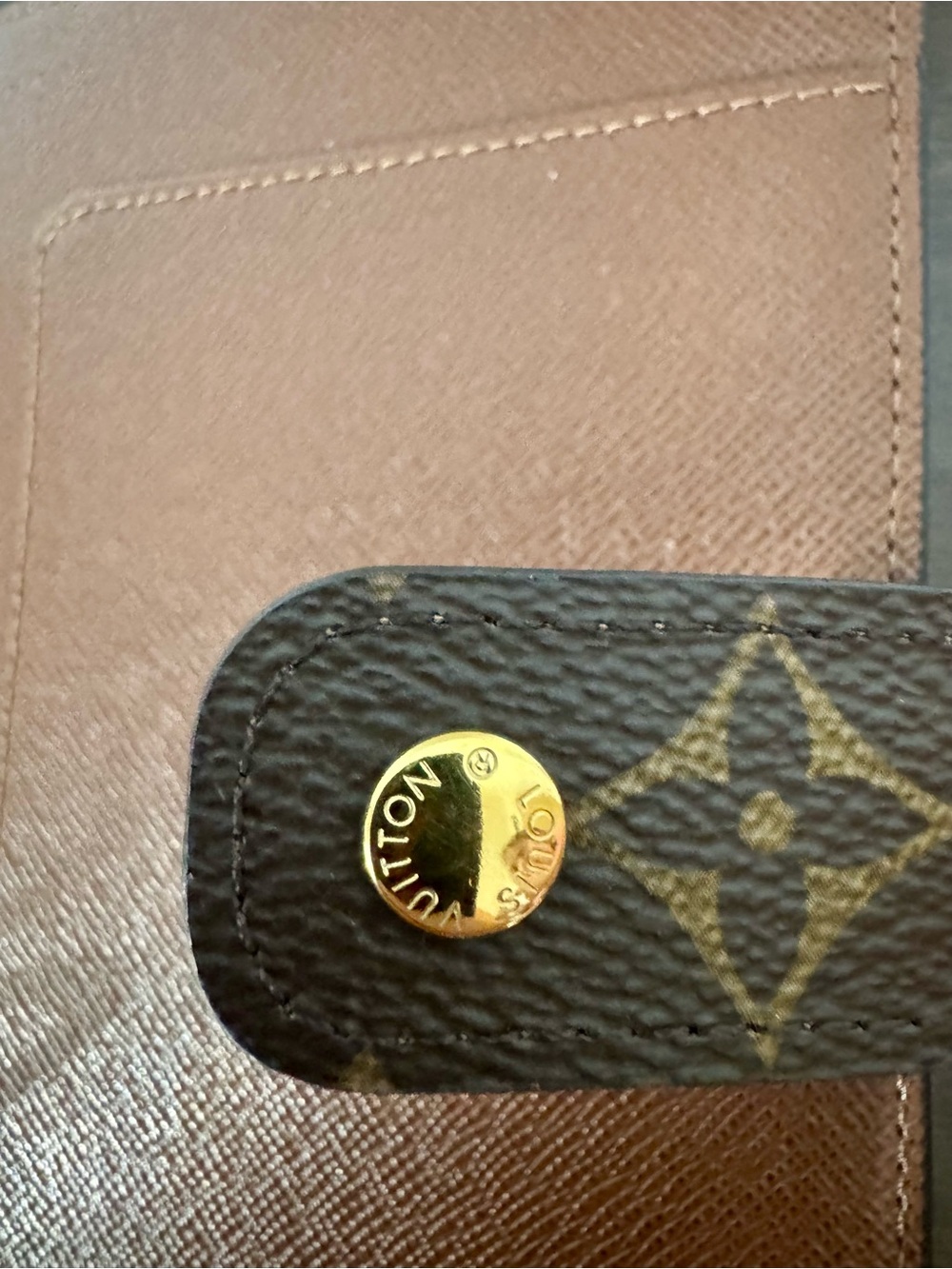 Louis Vuitton Monogram Agenda in MM - Picture 7 of 7